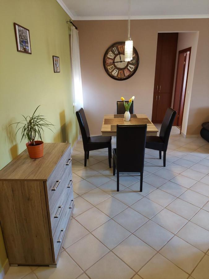 Samuci Apartman Hajduszoboszlo Ngoại thất bức ảnh