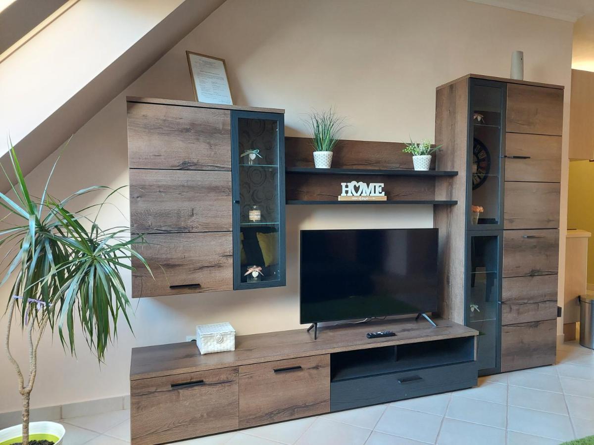 Samuci Apartman Hajduszoboszlo Ngoại thất bức ảnh