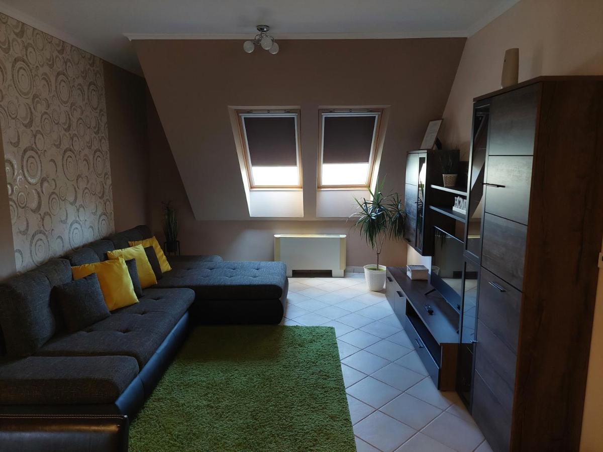 Samuci Apartman Hajduszoboszlo Ngoại thất bức ảnh